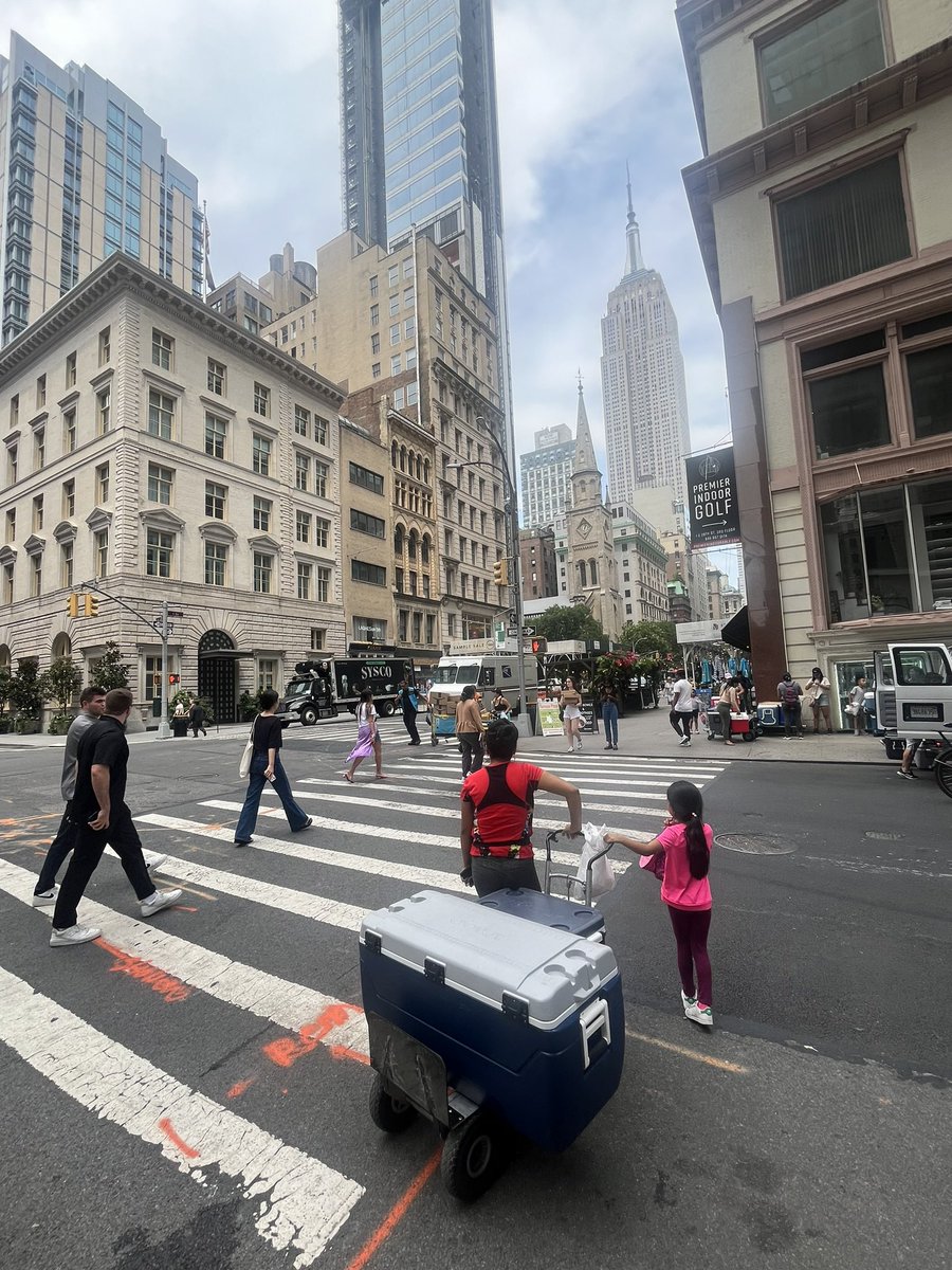 Come to <a href="/KGBBarRedRm/">KGB Bar and Red Room</a> on Tuesday at 7pm for their legendary journalist reads series!

I was invited to present my <a href="/THECITYNY/">THE CITY</a> article about migrant lunch vendors.

 Have a listen or just have a drink!