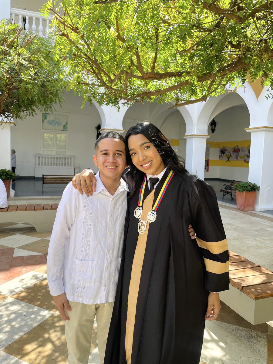 Nidiancantillo's tweet photo. JUNTOS logramos todo! 💜 https://t.co/4dNFqespFp