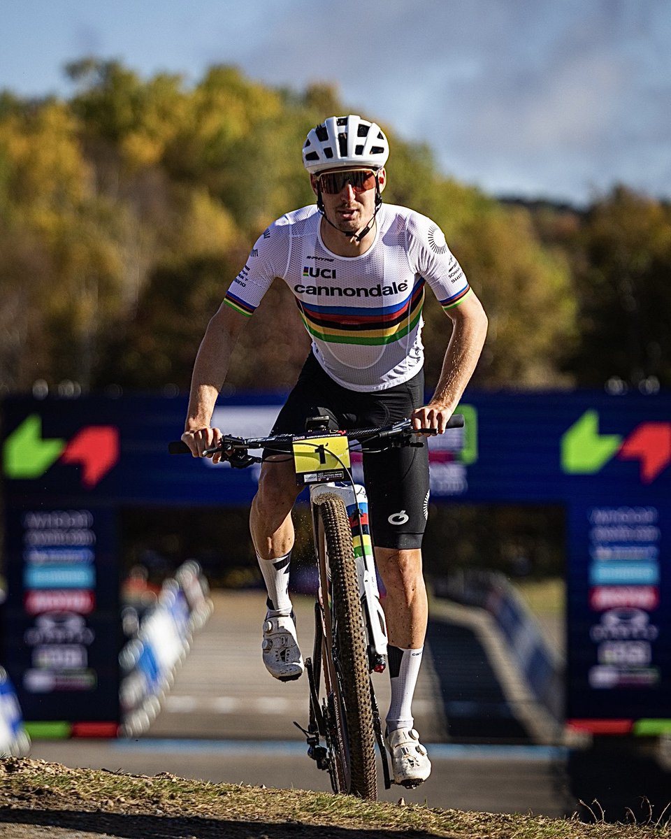 South Africa’s Alan Hatherly has won the final round of the 2024 UCI XCO World Cup in Mont Sainte Anne, Canada. The dominant performance sees Hatherly also claim the overall 2024 UCI XCO World Cup Series title, the first South African to do so. What an incredible season!🇿🇦👊