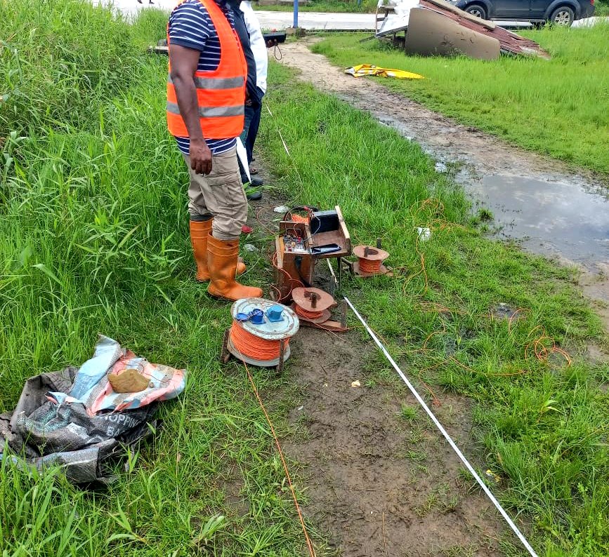 astrogeotech1's tweet photo. ARE YOU CONSIDERING DIGGING A BOREHOLE? 

Here are some guides to follow to make sure you are on the right. The process of drilling a borehole involves steps to follow to ensure environmental sustainability, water resource management, and compliance with legal requirements. https://t.co/a0M1ta3hQj