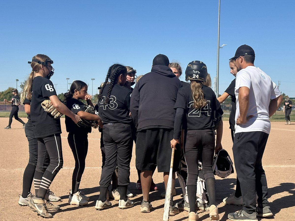 Our NEW littles getting after it in York today! 🙌🏼  Great Start girls!! 🤩