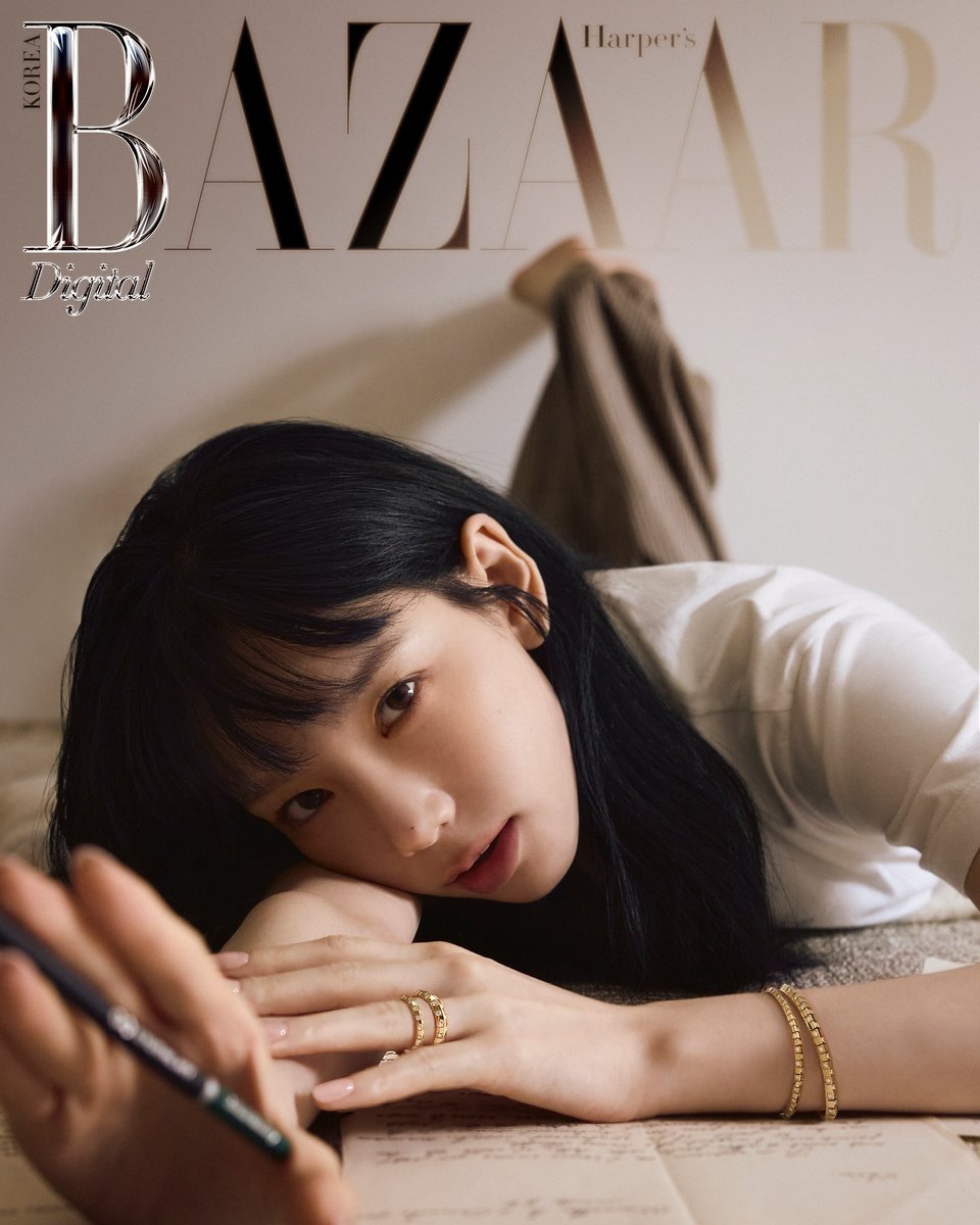 309KTYSS's tweet photo. Taeyeon x Louis Vuitton 🤍

Harpers Bazaar Korea November 2024 Digital Cover ❤️‍🔥

#태연 @TAEYEONsmtown 
#LouisVuitton #루이비통 https://t.co/eh48npJ6fy