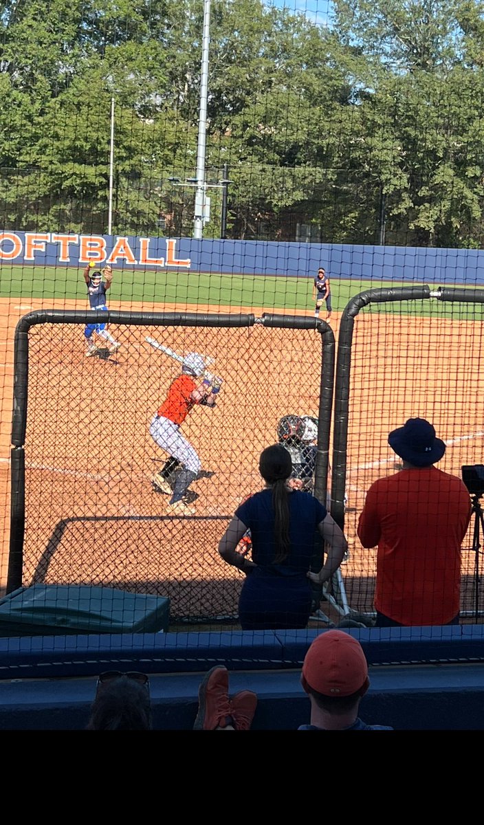 khloeburton20's tweet photo. I really enjoyed the @AuburnSoftball camp today. All the coaches and instructors were great and hands-on with all the players. I learned a lot and look forward to attending another camp. Thanks to all the coaches and players for a great camp. @CoachMalveaux @KateMalveaux @rykerzc https://t.co/NE5Ga8fgED