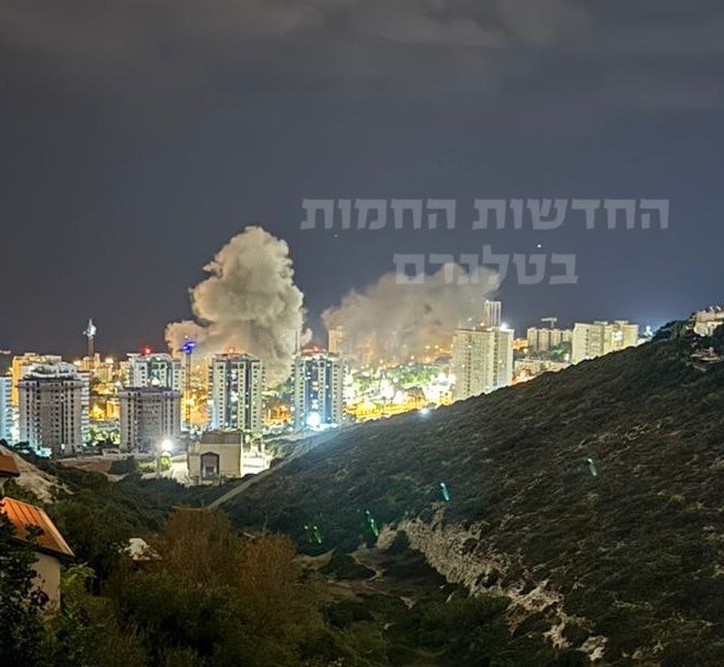 🚨🇱🇧🇮🇱 BREAKING: HEZBOLLAH just launched a MASSIVE missile attack on Haifa, Israel.

October 7th has begun…
#protest #IsraelTerroristState #Labanon #Nasrallah