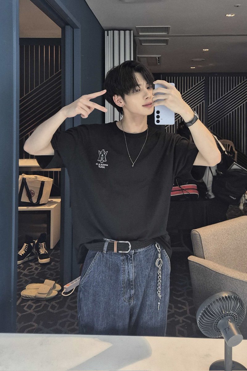 After a long time, I finally reunited with MOA. It was an absolute blast, rekindling the energy that had been missing from my life. Every moment was a joy, and I wished the day would never end. But knowing that everyone has a long day ahead, it's important to recharge.