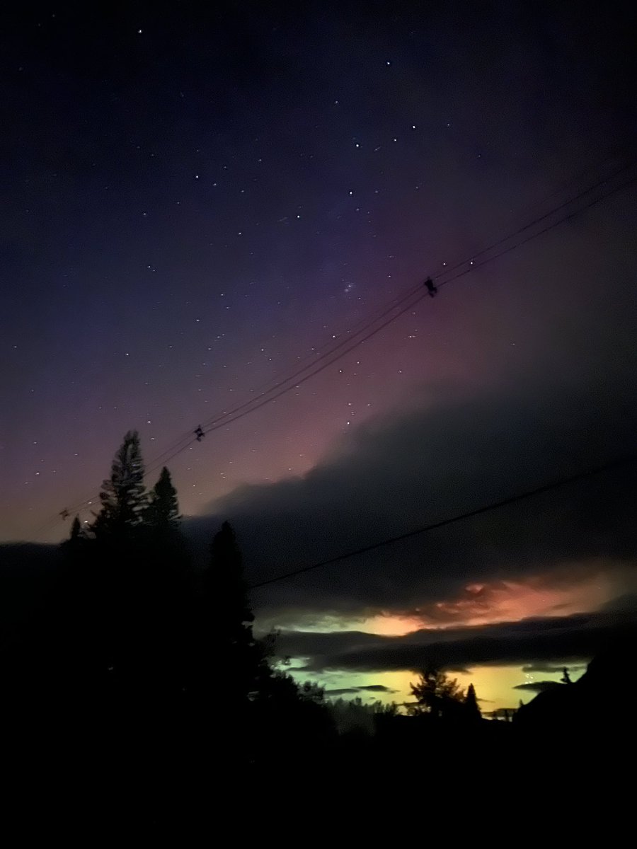 Haz_69420's tweet photo. Saw the northern lights https://t.co/Tbg89rG3IL