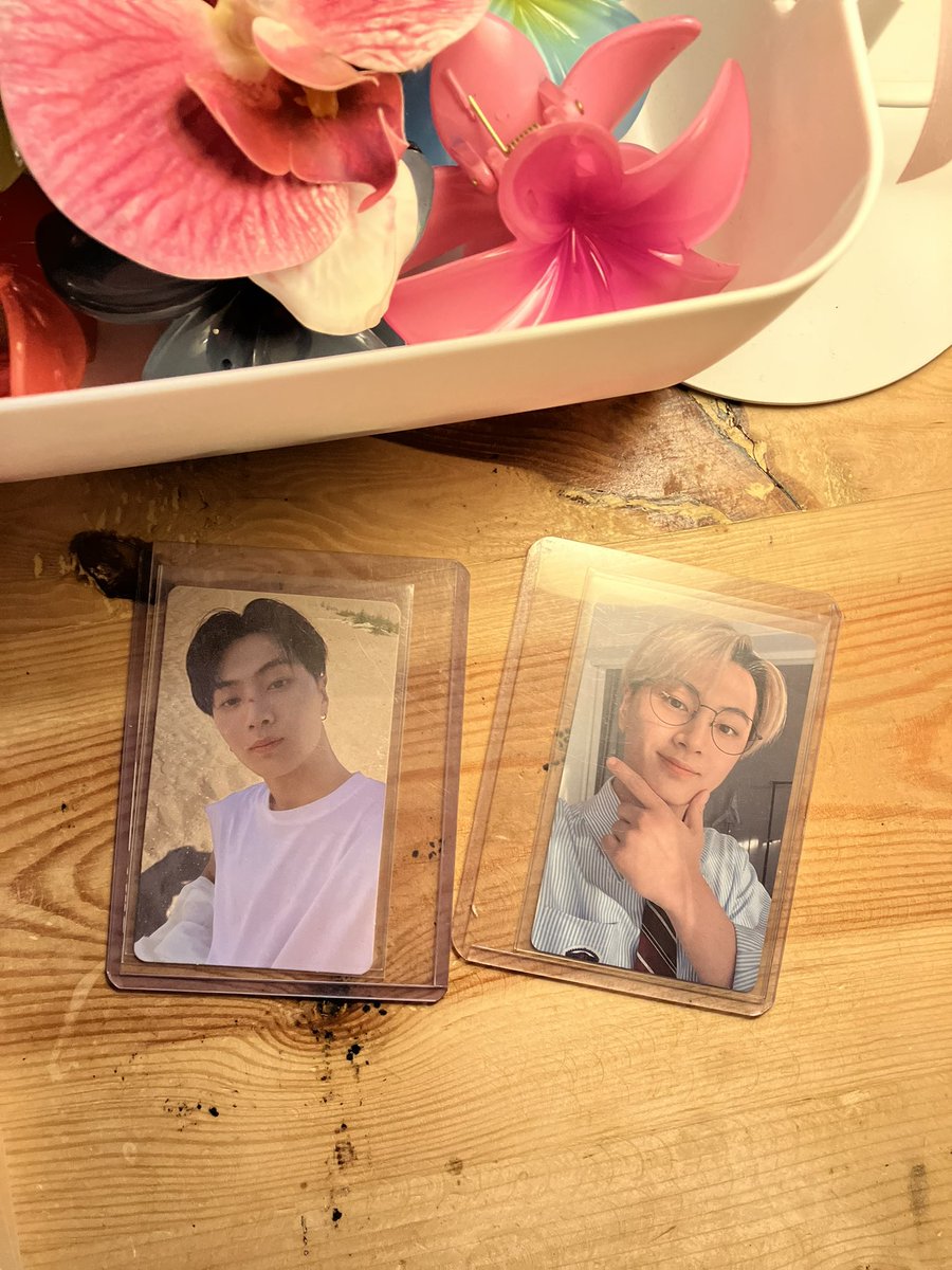 yukspcs's tweet photo. Hii !! Is there anyone interested po in buying these? I’m selling it for a lower price. 🥰 (bilhin niyo na gipit na po ako 😓)

Jay hak - ₱ 500  
Jay sugat - ₱ 250

ALL IN MINT CONDI !!!!
dm if interested https://t.co/cJE00POBX5
