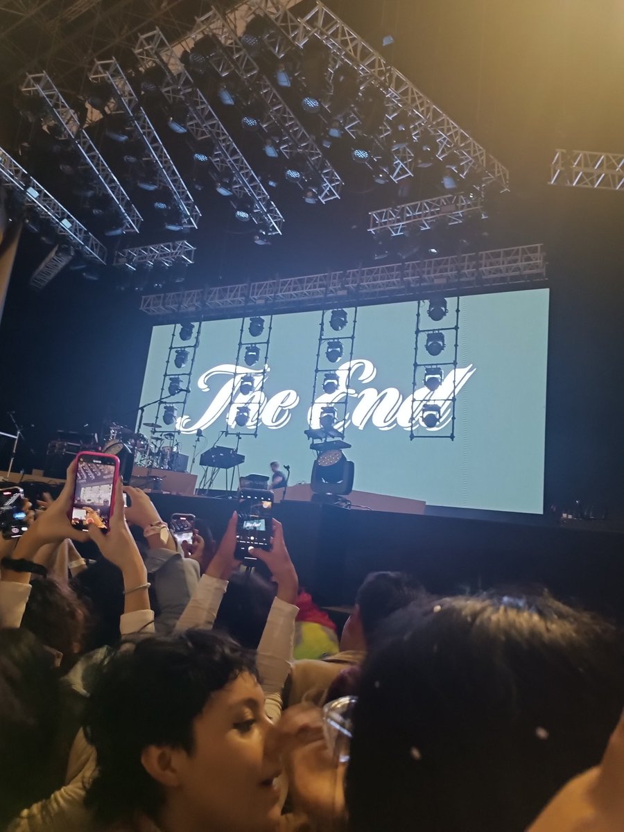 rox⚯͛ tweet media