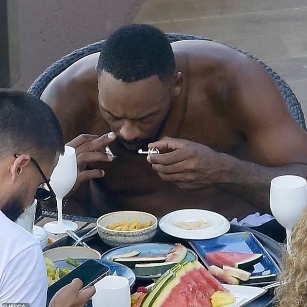 HaterReport's tweet image. Goat debate is over 

Jordan’s Son                            LeBron’s Son