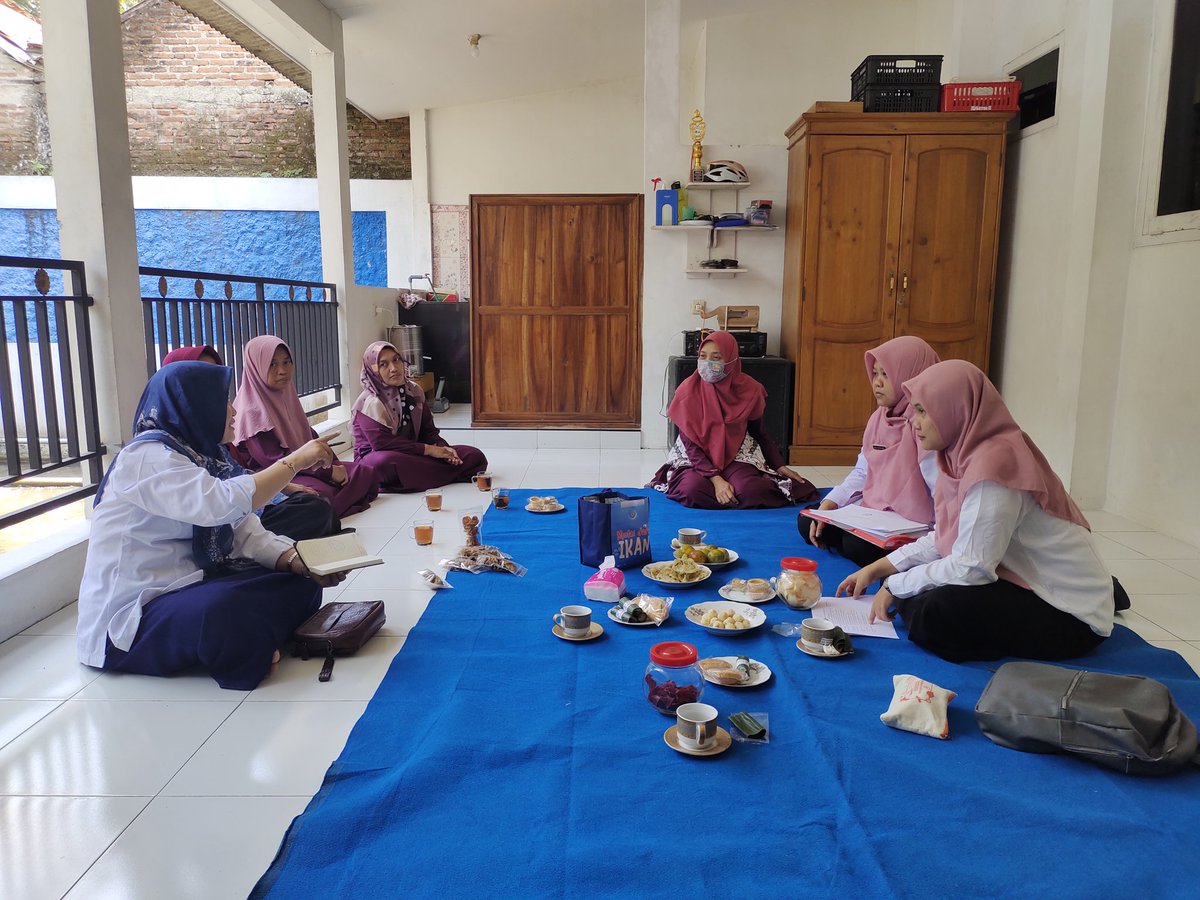khothoh_s's tweet photo. Rabu(28/08/2024) Khothoh S Luhkan Banyumas, Keg Pendampingan Penilaian Standar Kelayakan Pengolahan  (SKP) oleh analis bina mutu dari DKP  Prov Jawa Tengah di Poklahsar Berkah Momji  Panembangan Banyumas
#GiatLuhkanSatminkalTegal
#luhlapor 
#banyumas
#pusluh_bppsdm https://t.co/vhxLQD3fQA