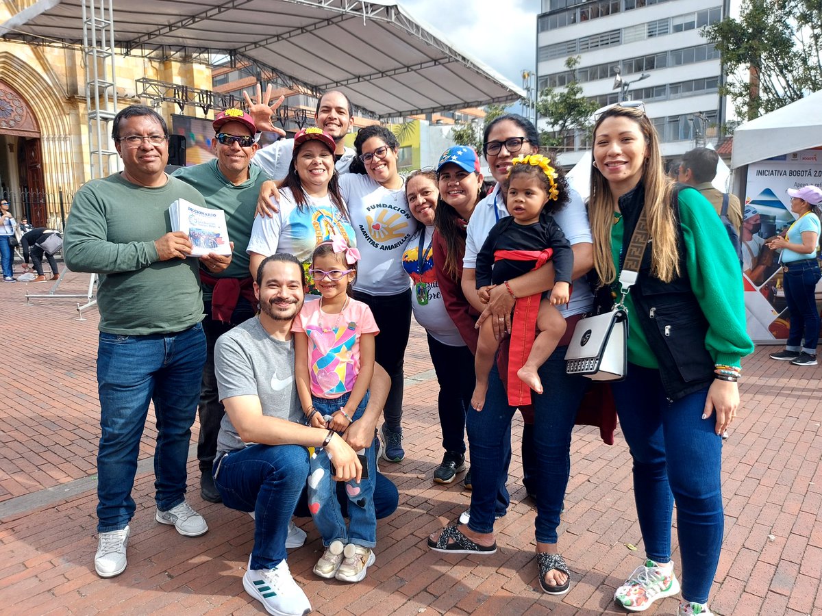 "Nadie es imprescindible.
Sin embargo, TODOS somos necesarios"

#LosBuenosSomosMás
🇻🇪🇨🇴
Gracias Colombia
Gracias Bogotá
#PanasYParces2024 
#PanasYParcesTeIntegra

<a href="/LBuenosSomosMas/">Los buenos somos más</a> 
<a href="/refugiadosuorg/">Refugiados Unidos</a> 
<a href="/MahuampiVzla/">Mahuampi Venezuela</a> 
<a href="/MANITASAMARI/">MANITAS AMARILLAS</a> 
<a href="/vensinfront/">Vensinfront</a> 
<a href="/fundimusicol/">Fundimusicol</a> 
#mujeresdnl