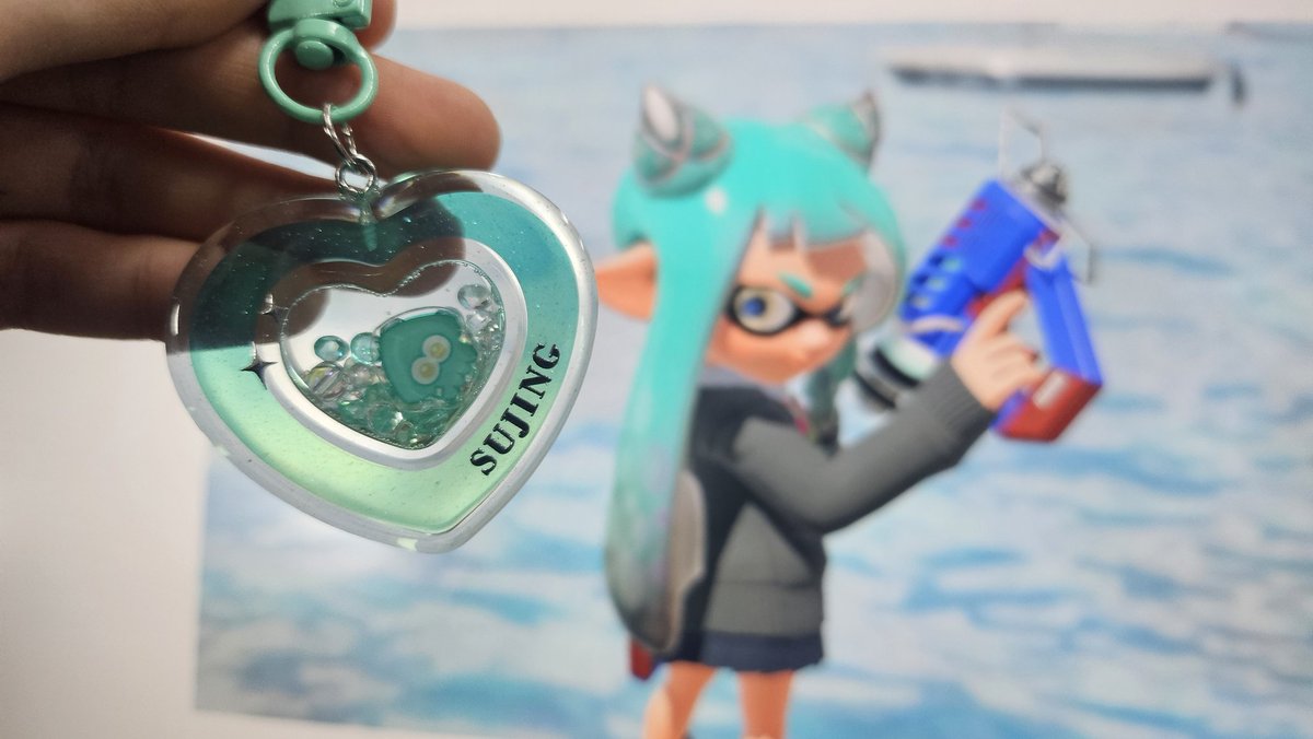 <a href="/Wivysh/">위시</a> (위시) 님께 맡긴 키링을 받았습니닷....... 
(회사사람들께 다 자랑하고다닌..
...🥹🥹🥹..  사진으로 봐도 실몰으로 봐도 너무 이쁜것 같아요 ... 멋진 키링 만들어주셔서 감사합니다 👍👍👍❣️❣️❣️🥹