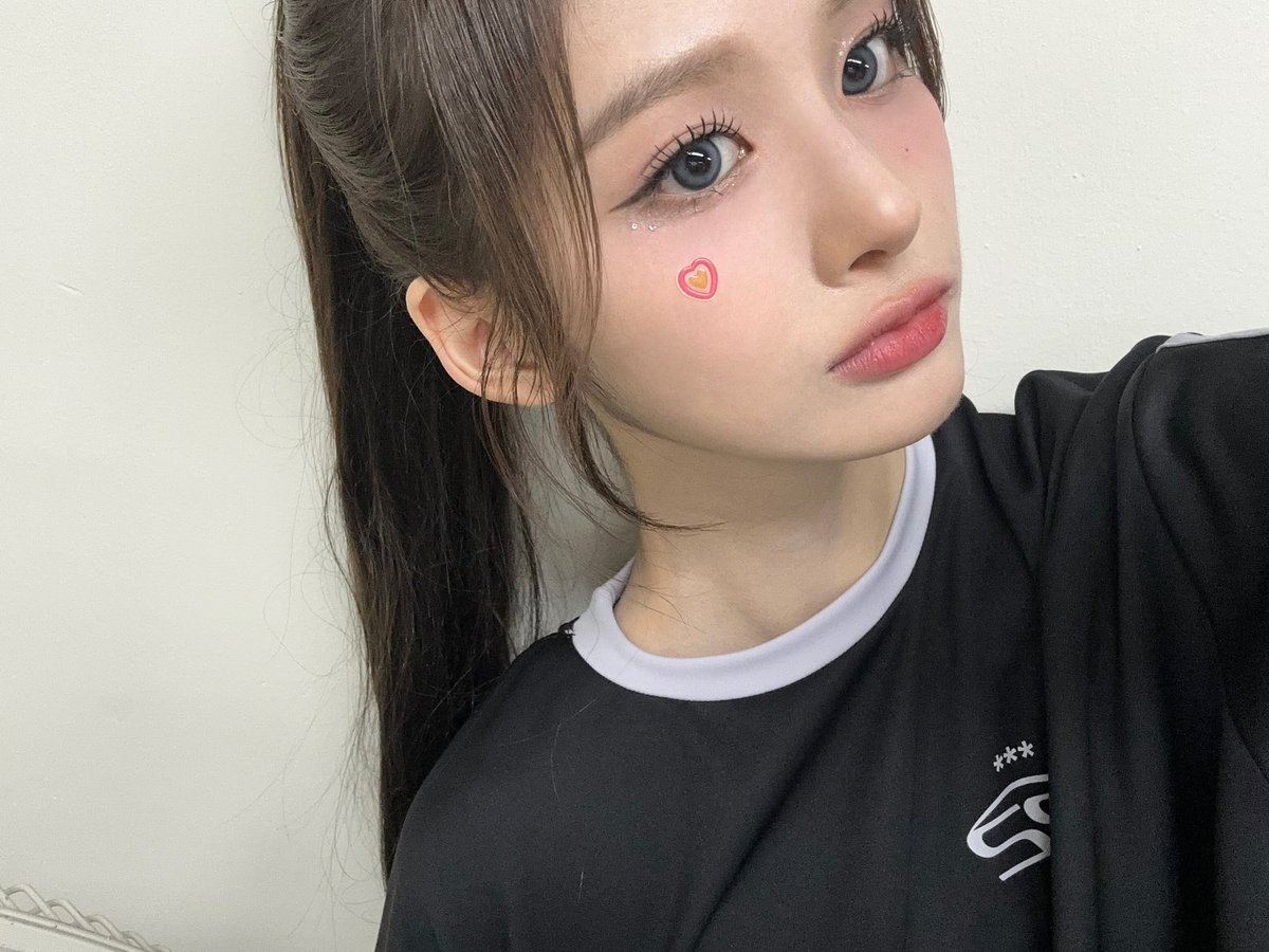 WE_NMIXX's tweet photo. 너무 행복했던 3일🧪🔬🥽✨🩵

#NMIXX #엔믹스
#설윤 #SULLYOON https://t.co/qxOsR3cj6G