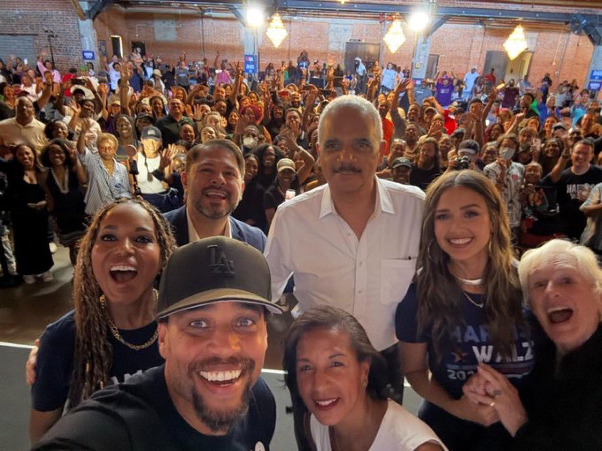 goRubenRuben's tweet photo. Oralè Resister
Tomorrow is the last day to register to vote in these states: Florida, Ohio, Arizona, Georgia, Arkansas, Kentucky, Indiana, Mississippi, Tennessee and Texas!
#Vote #RegistrationDeadlines #USDemocracy #SheSePuede #TodosConKamala #BlueCrew