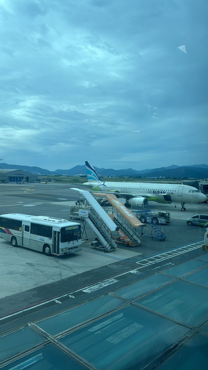Yo65386835913's tweet photo. 떠나요 ~ 모든 걸 훌훌 버리고 ~✈️
트친들 랜만이야 .. 사실 나 너무 바빳어 ㅜㅜ https://t.co/L1zB6Oyp0d