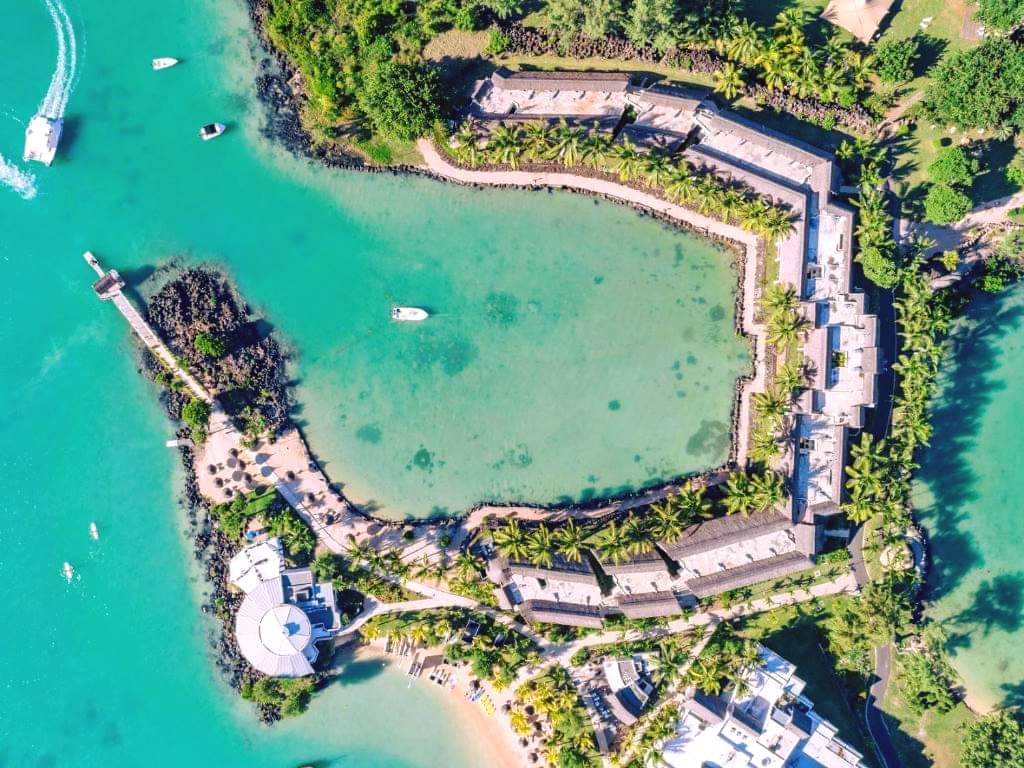 Hashtag_Hol_ZA's tweet photo. ⛱December Paradise - Bring the whole family on holiday!

LUX* Grand Gaube, Mauritius – 7 Night Package (Dec 2024)
7 Nights from R45 990 pps
Availability : 13 - 20 Dec 2024
https://t.co/cgHZodr6YC
T's &amp; C's https://t.co/beeO2yqJDF