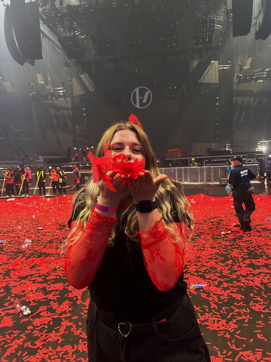 lexydray's tweet photo. love this band. love my hometown. love my friends. clancy world tour columbus you will always be famous ❤️❤️❤️❤️

#ClancyColumbus #ClancyCBUS https://t.co/ZKJmAsl0Gf