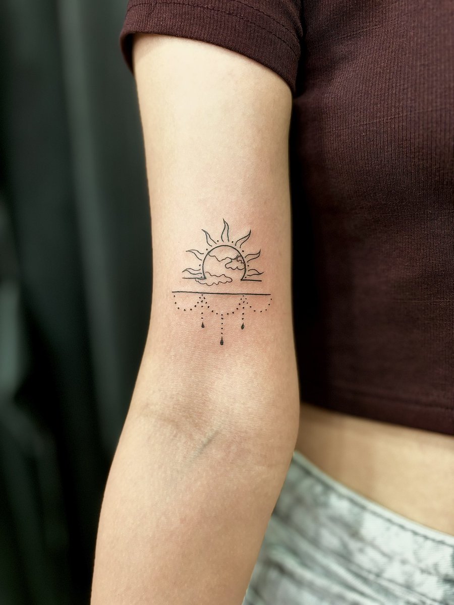 kvslati's tweet photo. Libra zodiac sun mandala ideas tattoo #minimalist #minimal #minimaltattoo #minimalstyle #minimalart #tattooart #sun #libra #mandala #mandalatattoo https://t.co/Zpc2HYISGJ