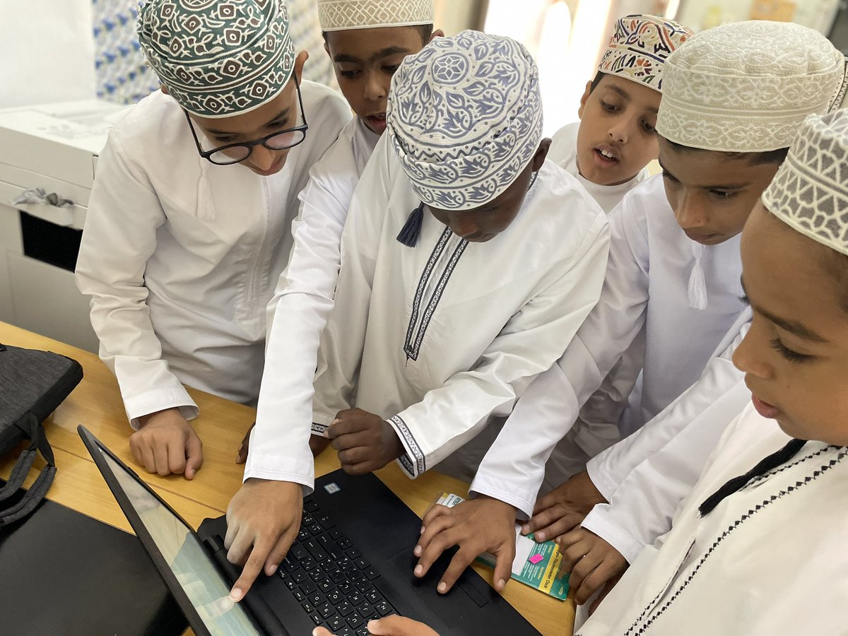 تدريب مجموعة من طلبة برنامج GLOBEالبيئي على إدخال بيانات بروتوكول الغلاف الجوي في موقع البرنامج.
<a href="/OmanGlobe58370/">GLOBE OMAN 🇴🇲</a> 
<a href="/GLOBEProgram/">The GLOBE Program</a>