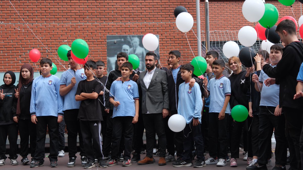 Sesimiz, Filistin'in umudu; duruşumuz, Gazze'nin direnişi!🇵🇸🇹🇷

7 Ekim'de başlayan Aksa Tufanı'yla direnen insanlığın sesi olmak, tepkimizi her alanda göstermek için bugün 81 ilde  #YazTahtaya etkinliği gerçekleştiriyoruz.

Haydi genç kardeşim #GazzeninSesiOl!☝🏻