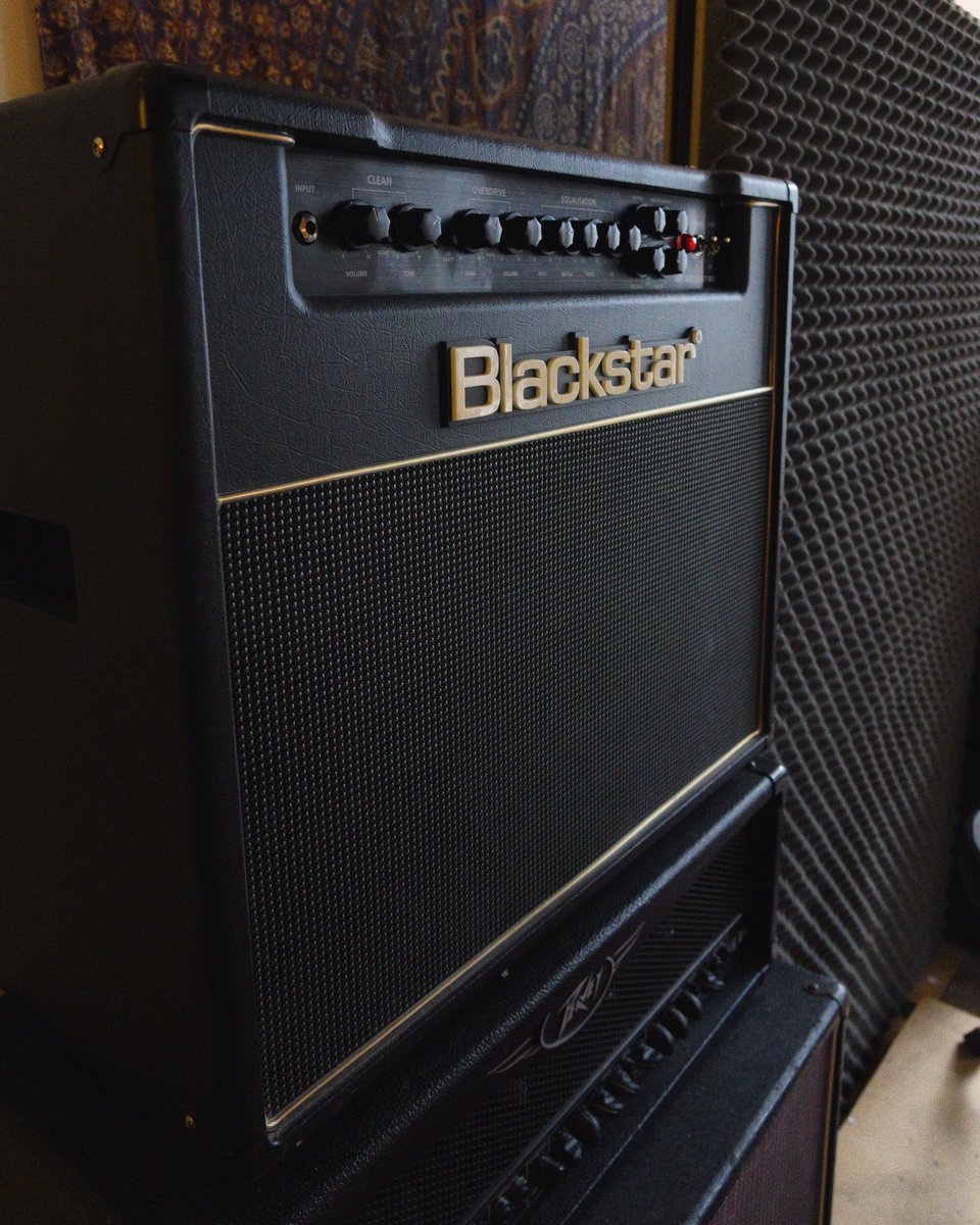 The Blackstar HT60 freshly revalved and ready for action
.
whitebearstudios.co.uk
.
#recordingstudiomanchester
#musicproduction #musicproducer 
#manchesterrecordingstudio 
#mixingengineer #blackstar #guitaramp #guitarist #liveroom #manchester