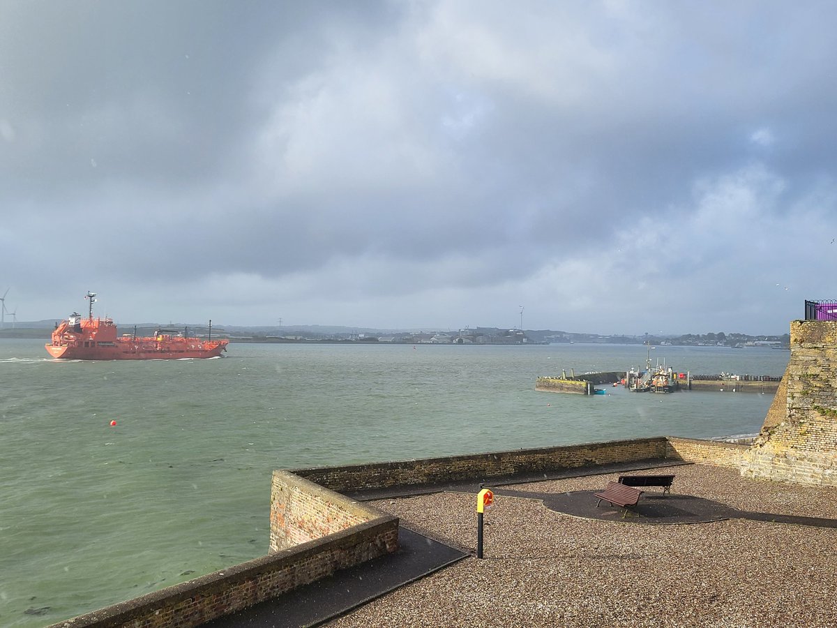 The LPG carrier Dream Terrax photographed from Cove Fort and the Titanic Memorial Garden in #Cobh on an autumn day of squally showers and occasional sunshine. <a href="/MarineIrlNet/">Marine Ireland Industry Network (MIIN)</a>  #MIINPhotoComp24