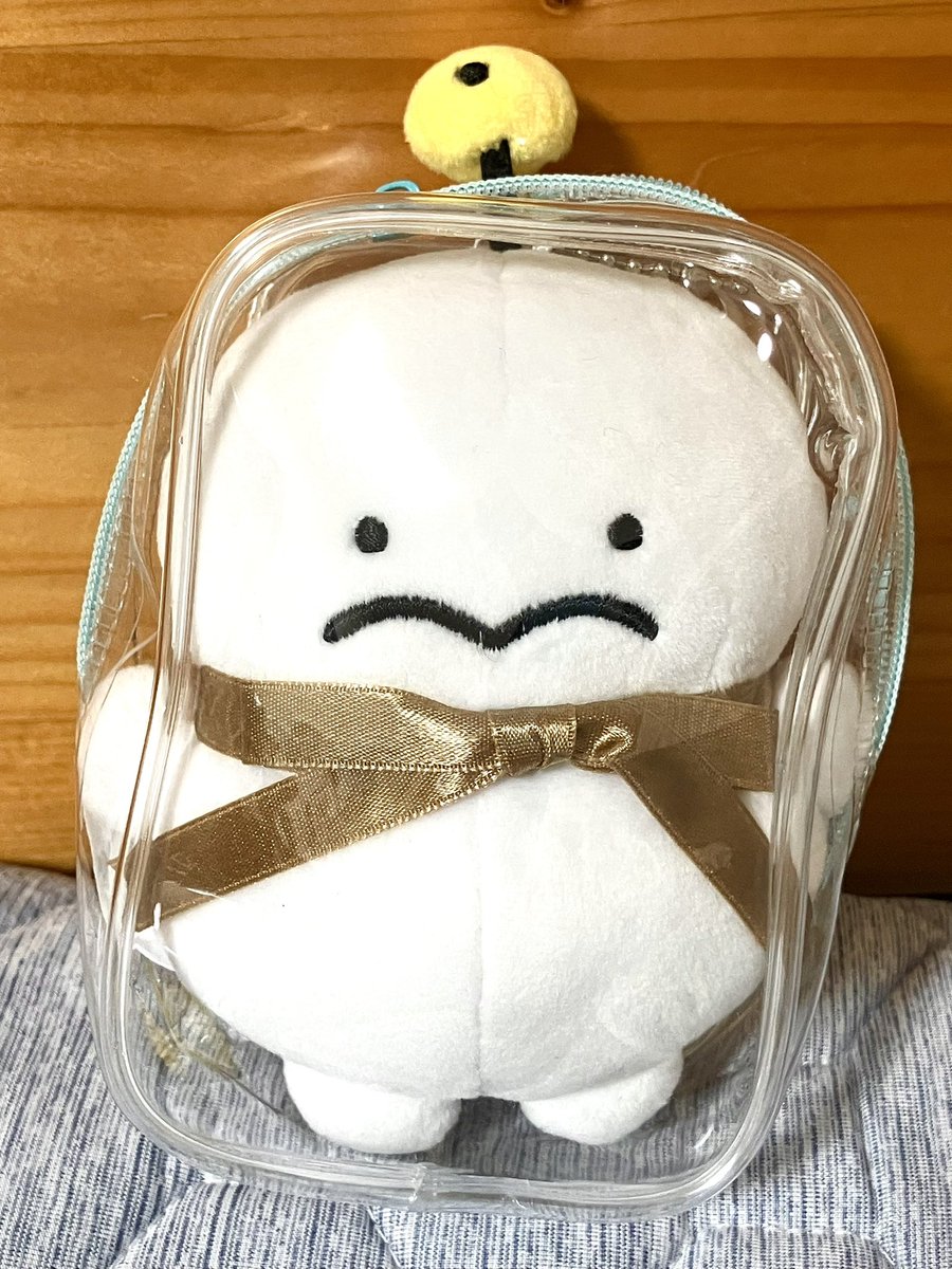 ss__info's tweet photo. めちゃでかパフェを守るぷり
なが〜いソフトを狙うぷり
ポーチからポンポン（？）がはみ出してしまうぷり

#ぷりぷりうちゅうじん https://t.co/RqXRLd3ync