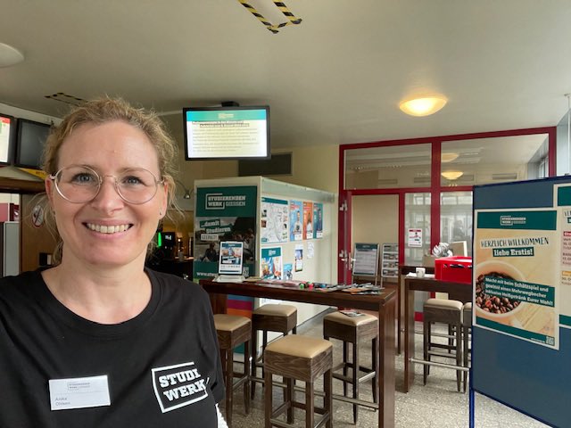 Studierendenwerk Gießen (@stwgiessen) on Twitter photo Semesterstart für alle Erstis an der <a href="/THMittelhessen/">Technische Hochschule Mittelhessen</a> läuft. Wir sind beim Meet & Greet in Gießen und Friedberg am Start und versorgen Euch mit Heißgetränken for free, wenn Ihr beim Schätzspiel die richtige Antwort rausfindet. Kommt rum! Semesterstart für alle Erstis an der <a href="/THMittelhessen/">Technische Hochschule Mittelhessen</a> läuft. Wir sind beim Meet & Greet in Gießen und Friedberg am Start und versorgen Euch mit Heißgetränken for free, wenn Ihr beim Schätzspiel die richtige Antwort rausfindet. Kommt rum!