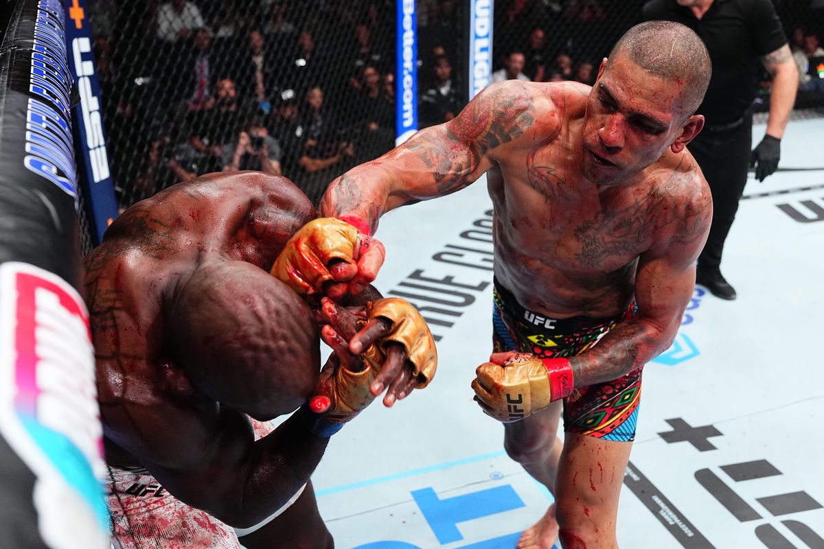 Café Crème Sport (@cafecremesport) on Twitter photo Débrief #UFC307 !
👀 <a href="/notsamir/">Samir 🥋🏃🏽♂️</a> @damelomar <a href="/guillotine514/">Guillotine Podcast</a> <a href="/LexaB/">Alexandre Herbinet</a> <a href="/AbdrPodcast/">Au Bord Du Ring Podcast</a> <a href="/TatamiConnexion/">Tatami Connexion</a> <a href="/JulCafetaoGB/">Jul' Cafetao</a> <a href="/JeromeGuillas/">Jérôme Guillas</a> <a href="/jcbares/">Jean-Charles Bares</a> <a href="/SaidElabadi/">Said El Abadi</a> <a href="/le_volk/">Le Volk</a> <a href="/FrenchMma_/">French MMA</a> <a href="/ufcfansfr/">UFC Fans</a> <a href="/M_Gillot/">MG</a> <a href="/Obsessionmmapod/">OBSESSION MMA</a> <a href="/FqMMA/">⚜️FREQUENCE MMA</a>
Apple: bit.ly/4gMNlfo
Spotify: bit.ly/3XVb9oL Débrief #UFC307 !
👀 <a href="/notsamir/">Samir 🥋🏃🏽♂️</a> @damelomar <a href="/guillotine514/">Guillotine Podcast</a> <a href="/LexaB/">Alexandre Herbinet</a> <a href="/AbdrPodcast/">Au Bord Du Ring Podcast</a> <a href="/TatamiConnexion/">Tatami Connexion</a> <a href="/JulCafetaoGB/">Jul' Cafetao</a> <a href="/JeromeGuillas/">Jérôme Guillas</a> <a href="/jcbares/">Jean-Charles Bares</a> <a href="/SaidElabadi/">Said El Abadi</a> <a href="/le_volk/">Le Volk</a> <a href="/FrenchMma_/">French MMA</a> <a href="/ufcfansfr/">UFC Fans</a> <a href="/M_Gillot/">MG</a> <a href="/Obsessionmmapod/">OBSESSION MMA</a> <a href="/FqMMA/">⚜️FREQUENCE MMA</a>
Apple: bit.ly/4gMNlfo
Spotify: bit.ly/3XVb9oL