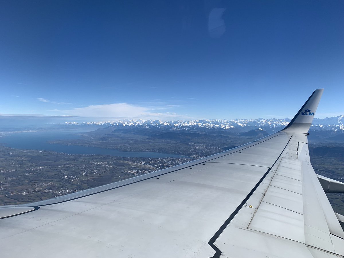 kweluni's tweet photo. @Jordisoeters @KLM @MarjanRintel Van harte gefeliciteerd 🥳. Foto is genomen tijdens opstijgen vanaf GVA. https://t.co/Cx3w7gCkno