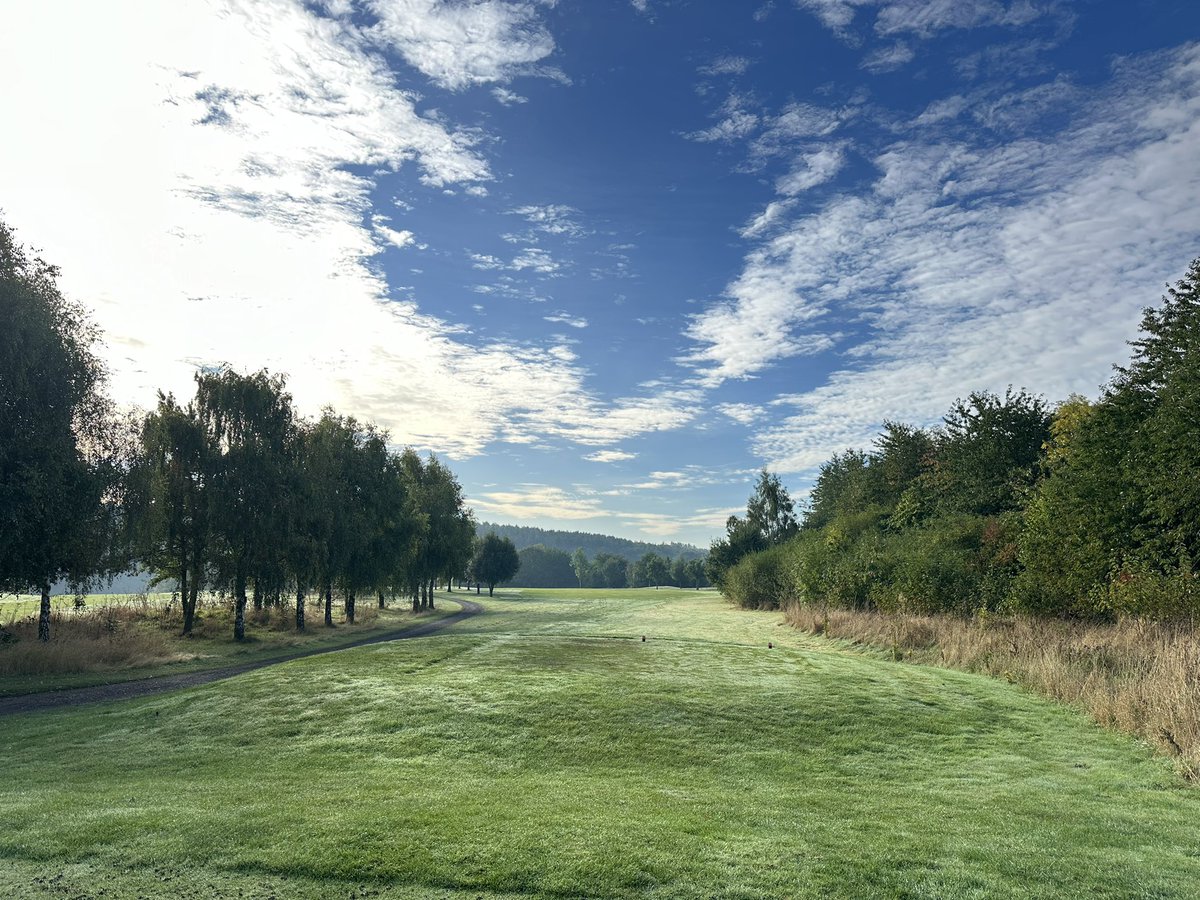 The golf course was really showing off this weekend. A big thankyou to the greenskeepers for all their hard work. 
#greenskeepers #happyplace #autumngolf