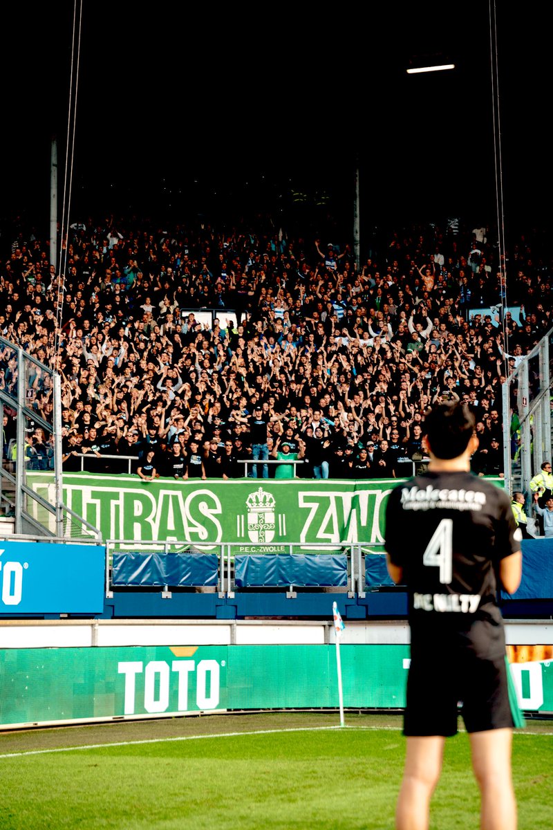 Statistieken Eredivisie t/m 6 oktober:

Totaal aantal uitsupporters: 35954
Totaal aantal kaarten: 48191
Gemiddeld uitsupportersaantal: 545
Bezettingsgraad: 74,6%
Uitsupportersverboden: 4