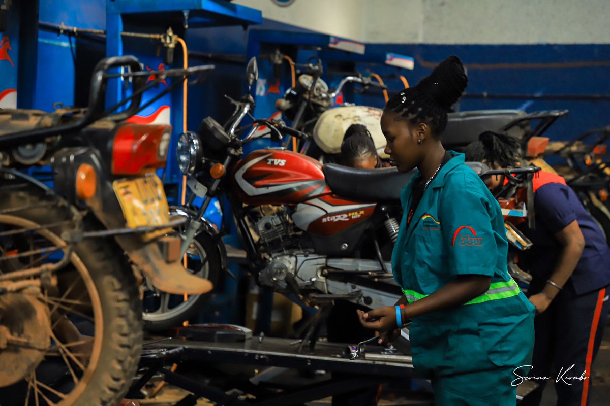 SerinaonX's tweet image. On #WorldDayforDecentWork, we honor women who defy expectations and reshape narratives in spaces where they’re often unseen. 
 Decent work isn’t just about fair wages—it’s about ensuring everyone, regardless of gender has the opportunity to thrive in safety. 

📍Kampala, Uganda