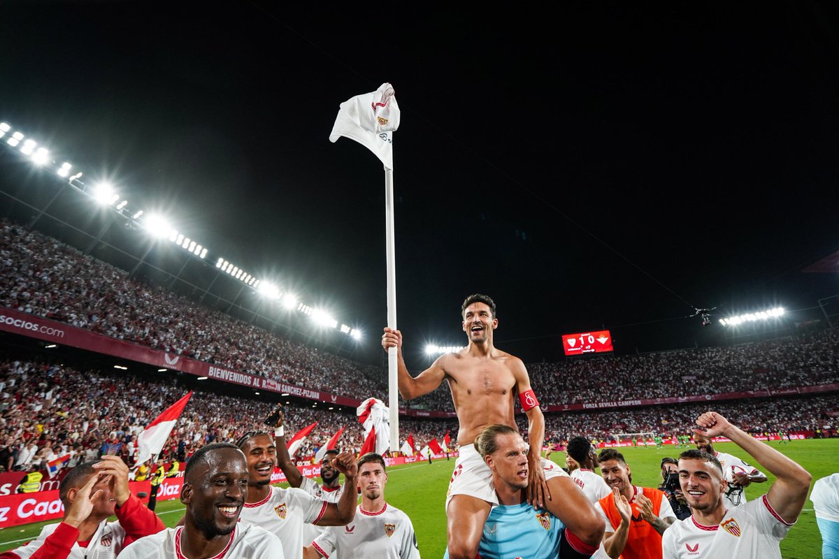 Gracias a mis compañeros que me prometieron que ganaríamos el derbi. Ese es el compromiso de este grupo de jugadores y orgulloso de ver cómo lo dieron todo por llevar al <a href="/SevillaFC/">Sevilla Fútbol Club</a> al lugar que todos los sevillistas queremos.