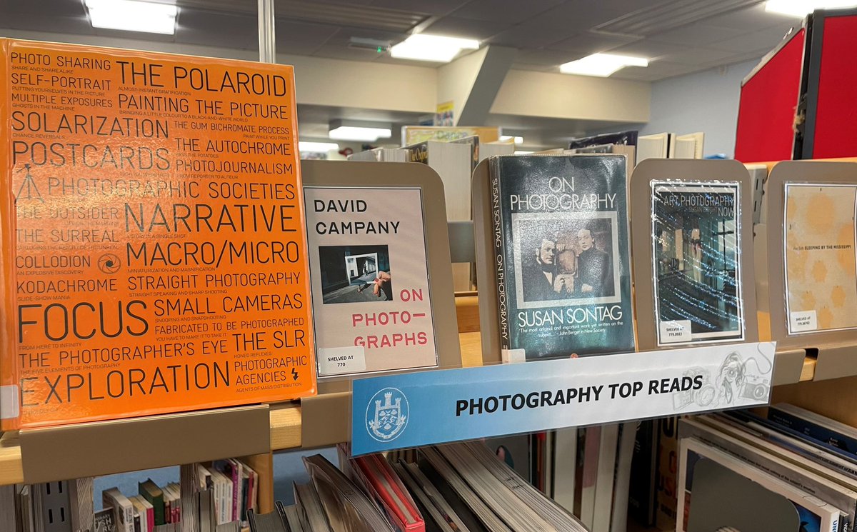 #topreads for <a href="/THSsixthform/">Thomas Hardye Sixth Form</a> photography students
Not sure where to begin? All books in the Library plus lots more.
Ask for help from Library staff.
#widerreading
#personalstatement