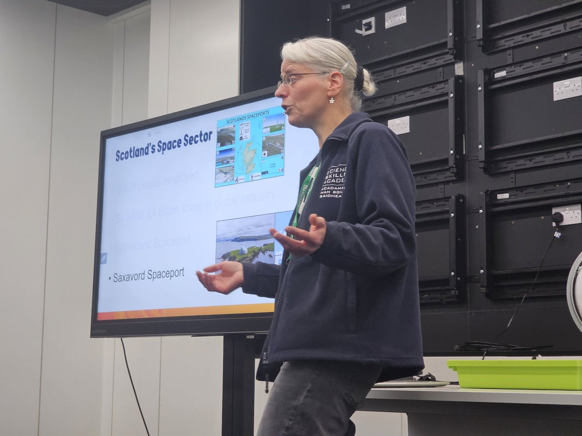 forresphysics's tweet image. First morning of Space Camp.  Looking at orbits and satellites.  So far, we have researched earth  monitoring satellites and the different orbits used. @ForresAcademyHT @UKSpaceAcademy