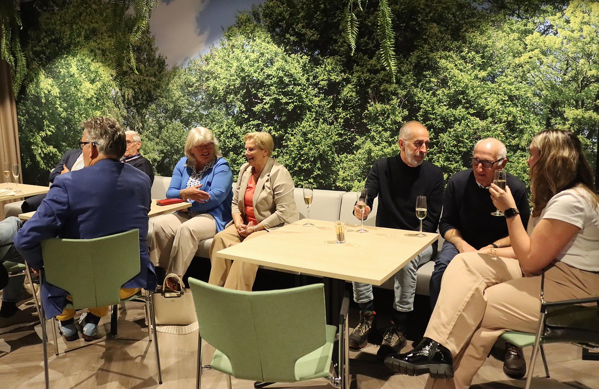 Onze website eemsdelta.christenunie.nl is weer  helemaal up-to-date.

Met fotoreportages van de nieuwe indeling van de raadszaal <a href="/Eemsdelta/">Gemeente Eemsdelta</a>, ons nieuwe raadscafé en de installatie griffiem. G.M. Stelwagen.

En als toetje het afscheid van griffiemedewerker Ellen Smit. 

Welkom!