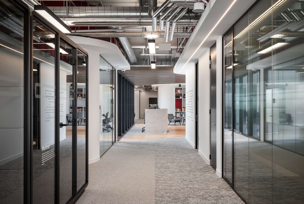 BlueJelly_'s tweet image. 🏛️ Happy World Architecture Day 🏛️ Today, we appreciate the hard work that our team puts into the design and construction of our projects within some of the UK&apos;s most iconic buildings. #WorldArchitectureDay #InteriorArchitecture @HitachiVantara @EnergyAspects @Alliotts