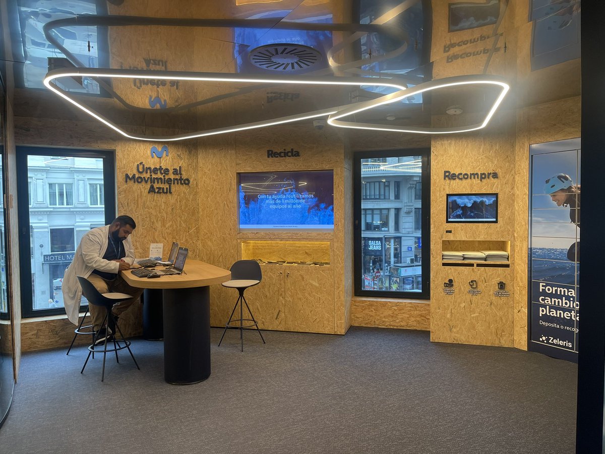 Como enamorada del negocio deportivo, no me puede gustar más el remodelado espacio de la Fundación Telefónica. No le falta detalle.