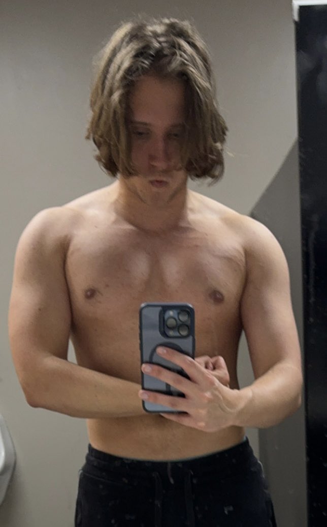 JustinBuynak's tweet photo. Nothing I love more than 2 hours of chest and tris https://t.co/wEX5RvEQNN