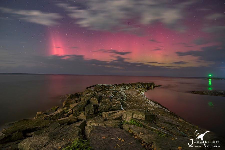Lights over Webster Park last evening! 
<a href="/wxbywilliams/">Kevin Williams</a> <a href="/wnywxguy/">Josh Nichols</a> <a href="/WHEC_SPensgen/">Stacey Pensgen</a> <a href="/WeatherNation/">WeatherNation</a> <a href="/scotthetsko/">𝕊ℂ𝕆𝕋𝕋 ℍ𝔼𝕋𝕊𝕂𝕆</a> <a href="/john_kucko/">John Kucko</a> <a href="/EricSnitilWx/">Eric Snitil</a> <a href="/JamesGilbertWX/">James Gilbert</a> <a href="/AccuAstronomy/">AccuWeather Astronomy</a> <a href="/EarthandClouds/">Earth and Clouds</a> <a href="/ScienceNews/">Science News</a> <a href="/WeatherGeeks/">Weather Geeks</a>