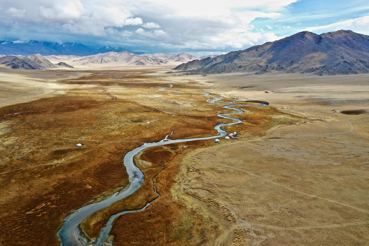 damun720's tweet photo. 🏞️ Орхон голын агаарын зургууд
#wirestock #OrkhonRiver #Mongolia #ExploreMongolia #NatureWonders #TravelMongolia #AdventureAwaits #BeautifulDestinations #RiverAdventures https://t.co/GoLfPvHbnE