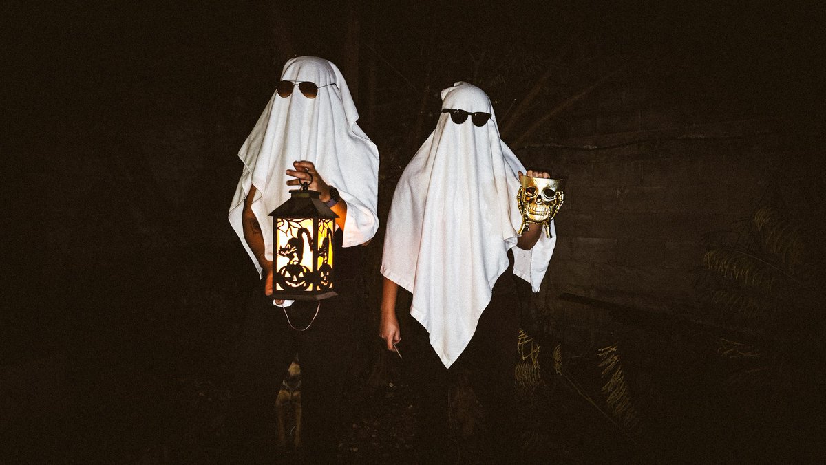 Shinethhh's tweet photo. Spooky season 🎃👻💀 https://t.co/SSxDqkDuKj