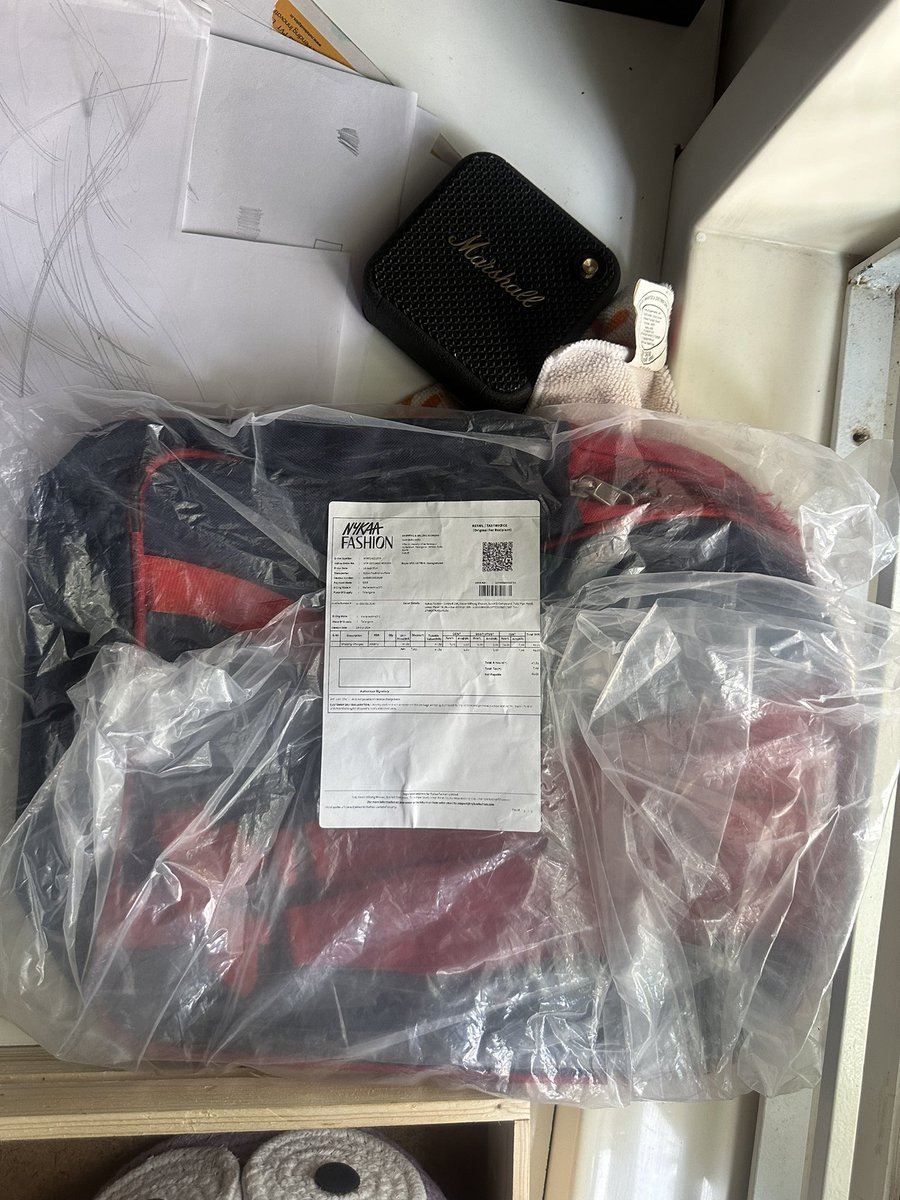 rudrakshareddy's tweet photo. @nykaafashion Also, am gonna reach out to consumer court for the neglect u did. I had to travel nd got the bag last minute. Shared the proof of travel as well with ur team. U guys dont care once u sell the product. Don’t even care if ur customers are getting scammed! https://t.co/E9gGgbQuGH