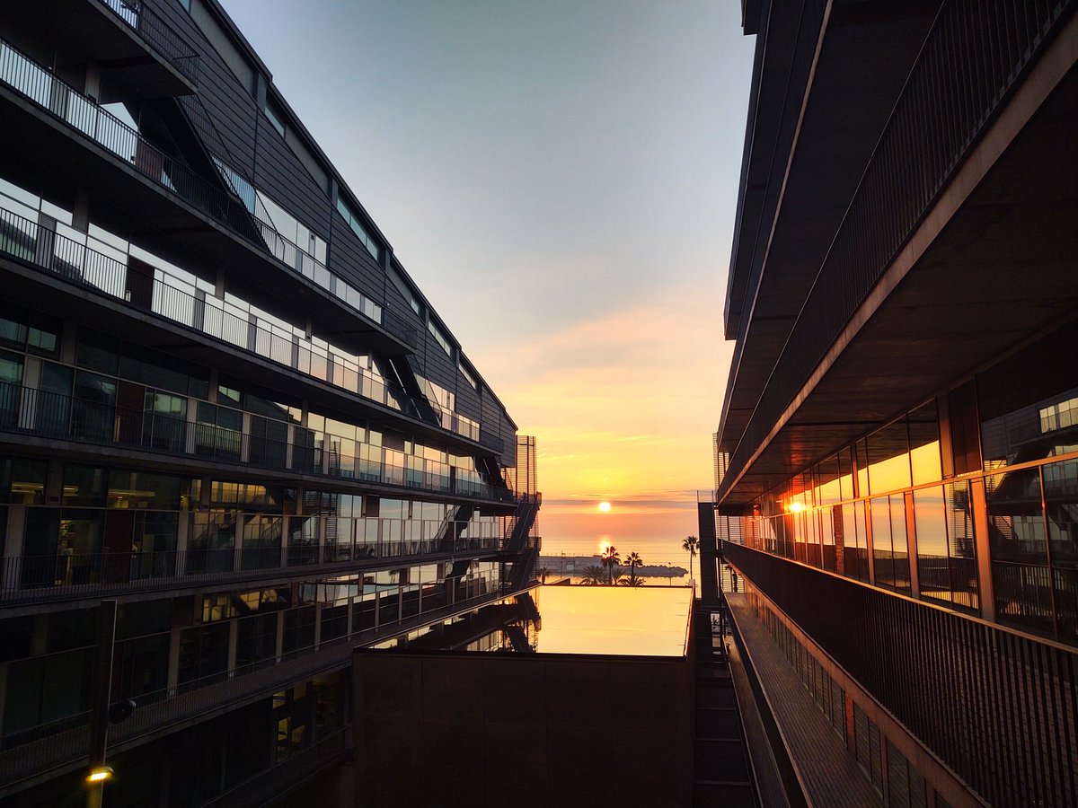 martacvila's tweet photo. 🎂 Avui fa set anys que "habito" aquest edifici. Des del @CRGenomica, el propi @the_prbb i ara, la @UPFbiomed, puc dir que aquestes finestres són la meva segona casa.
Com costa arribar, però aquestes vistes ho arreglen tot! ✨
#SomPRBB #PRBBCommunity https://t.co/Rp08jCiICq