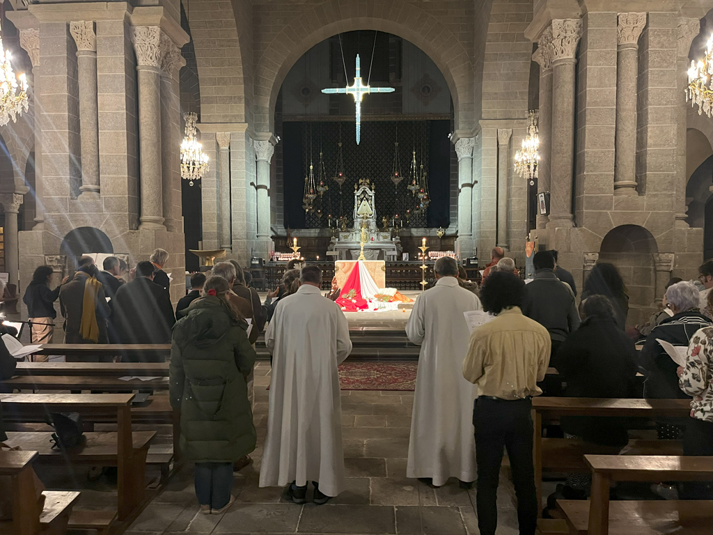 cathedraledupuy's tweet photo. Allez dans le monde entier
proclamer la Bonne Nouvelle.
#prieredumatin #oraison #priere #Dieu #rosaire #Mission #evangelisation #CatholicX
photo @DioceseduPuy https://t.co/l9eCIOUERK