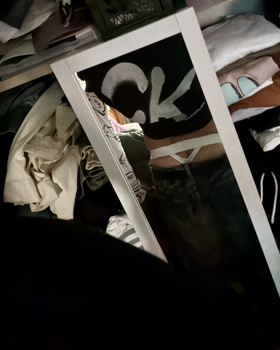 穿這件內褲上班
不知道客人會不會比較願意跟我買