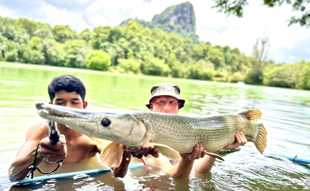 Caught some amazing fish <a href="/GillhamsFishing/">Gillhams fishing</a> new PB Siamese and a monster Chinese Black carp #Thailand #fishing #monstercarp until next time.