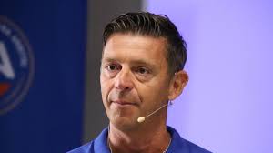 Boboj29's tweet image. Dobbiamo fare in modo di spostare l'attenzione del tifoso sul calcio e non su altyre faccende , vedi ultras interista. Detto e fatto in questo 7° turno gli uomini di Rocchi hanno decretato 7 rigori e altri 2 Juve e Roma ,non dati. Ecco di cosa si parla oggi e non del caos Inter