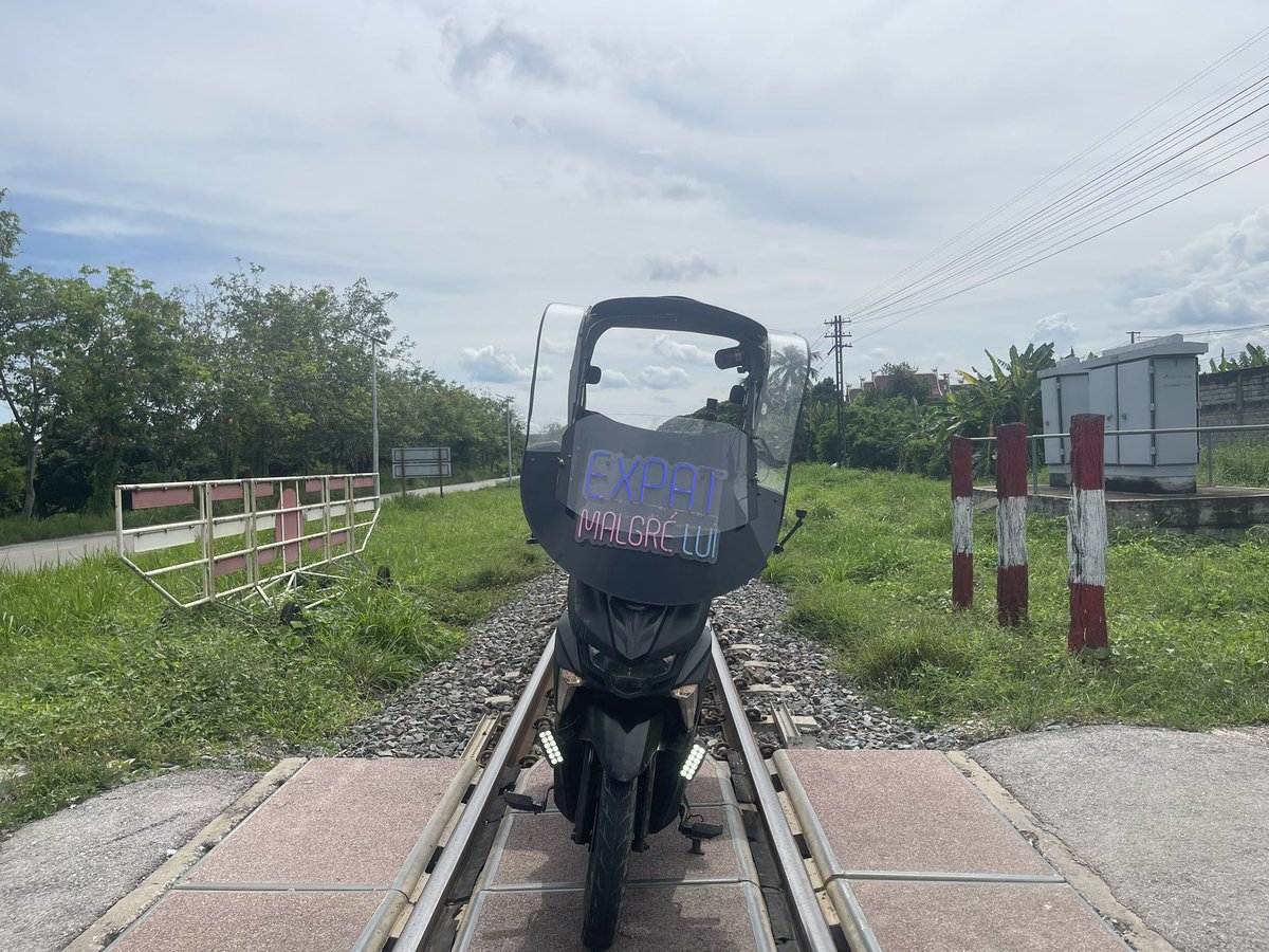 ExpatLui's tweet photo. 26 eme jour de road trip a travers la thailande en direct live sur ma chaîne Twitch a partir de 09h00 du jeudi au lundi inclus 
 👉 https://t.co/NK6PLwiTjr 👈
#twitch #twitchirl #twitchstreamer
#expatmalgrelui https://t.co/jkikUIAV8L